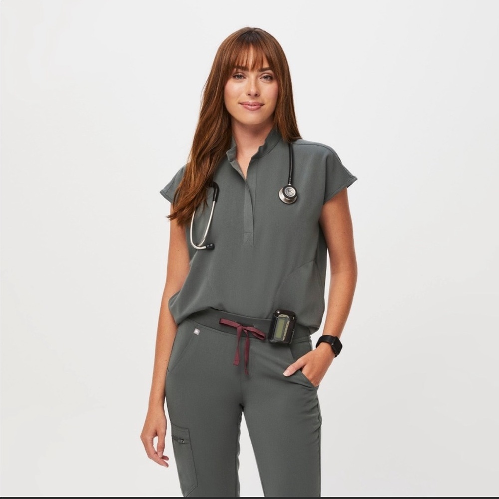FIGS scrubs set